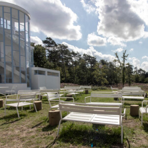 Brasserie zonnestraal zomers terras op de heide